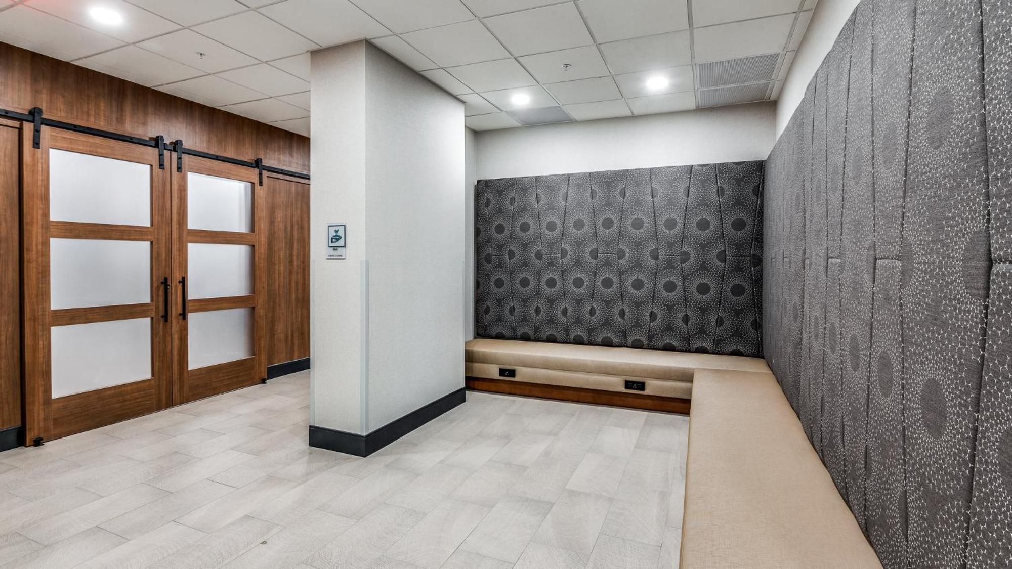 Holiday Inn Dallas Market Ctr Love Field By Ihg Exteriör bild